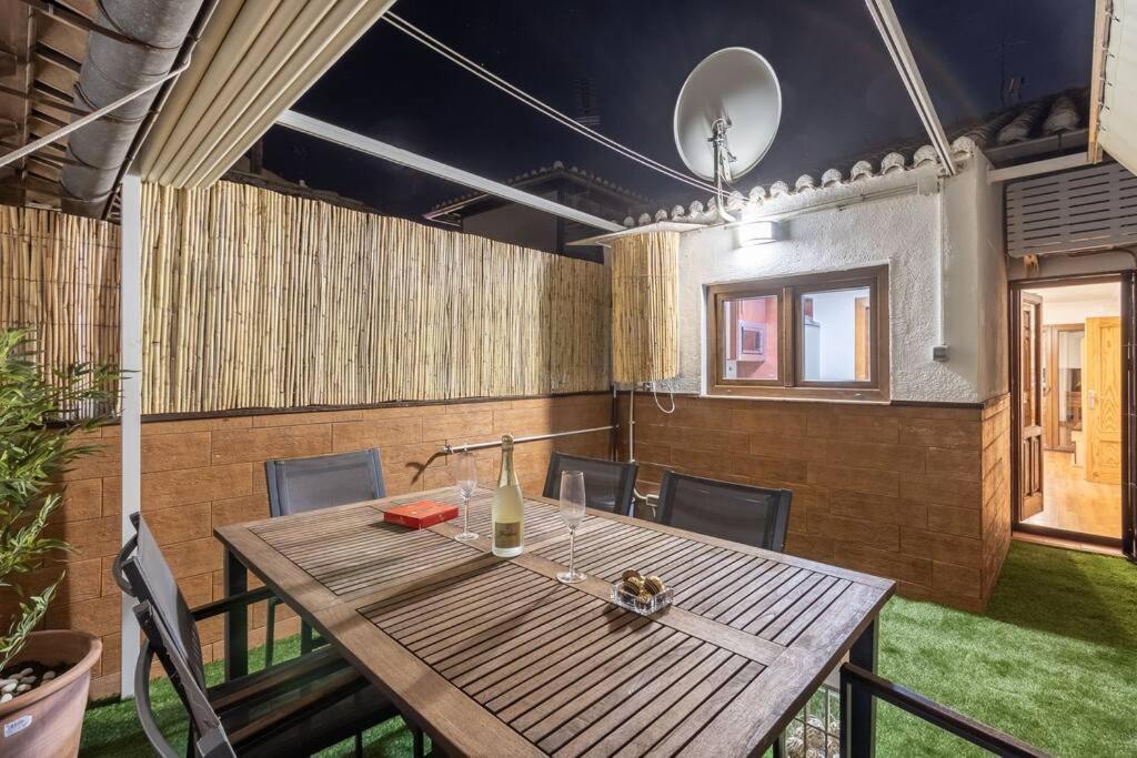 Apartamento Con Terraza A 4 Minutos De La Catedral Granada Ngoại thất bức ảnh