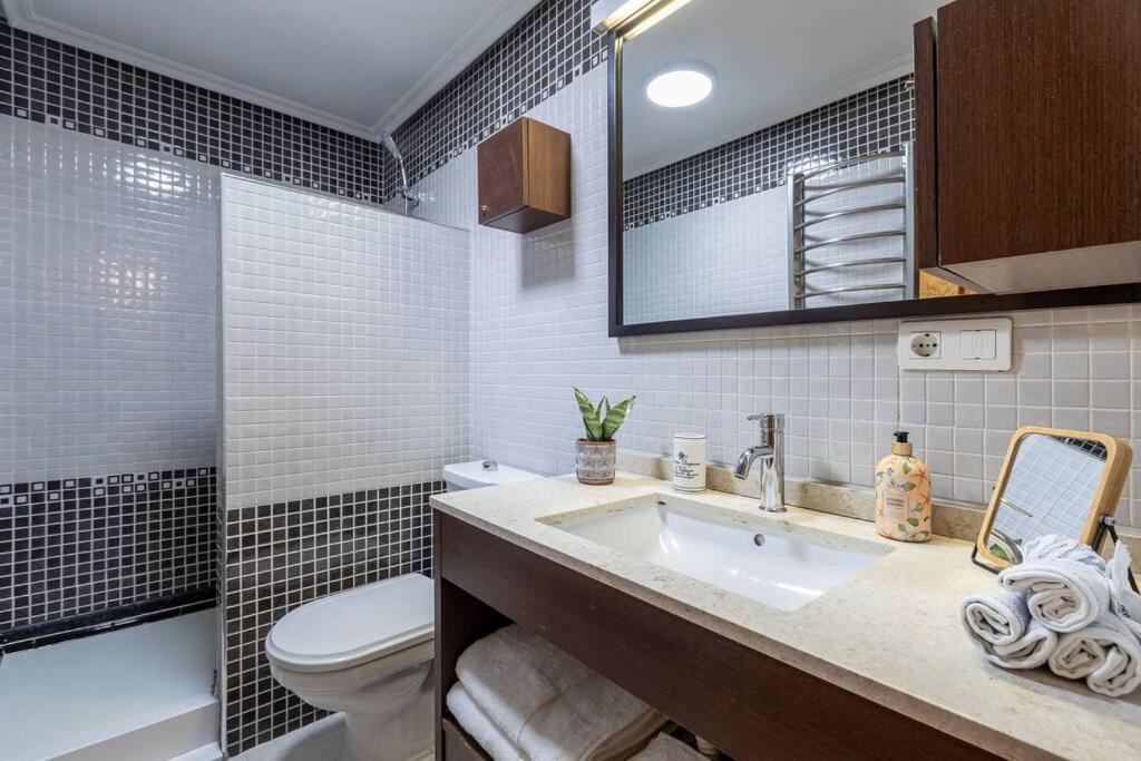 Apartamento Con Terraza A 4 Minutos De La Catedral Granada Ngoại thất bức ảnh